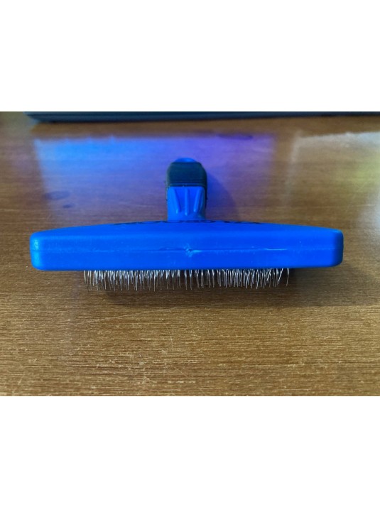 Shires Ezi-Groom Brush image 4
